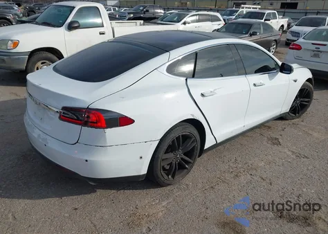 2015 Tesla Model S 60/70/85 z USA, uszkodzony, nr VIN 5YJSA1E18FF102704